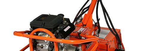 Orangefarbene Motorhacke